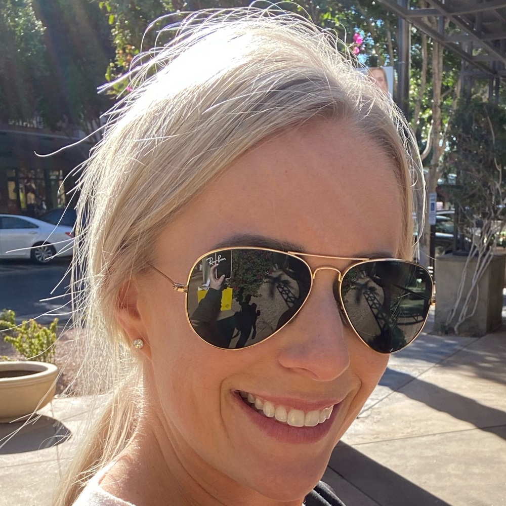 Meet your Posher, Lori